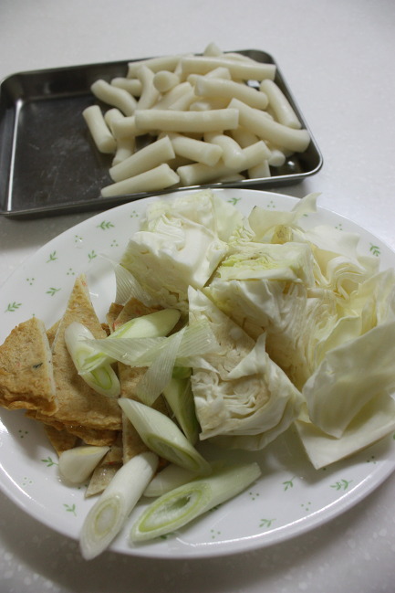 도레미 꼬투리김밥과 국물 떡볶이