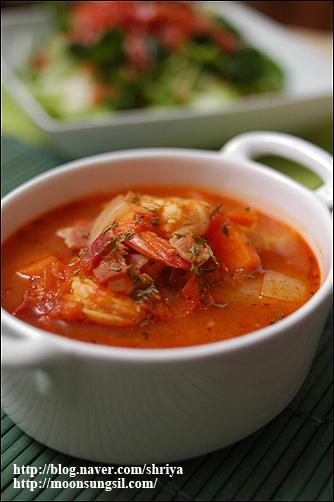 건강의 파수꾼 토마토드레싱샐러드와 토마토스프