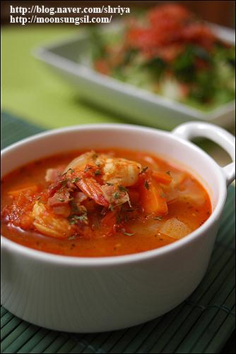 건강의 파수꾼 토마토드레싱샐러드와 토마토스프