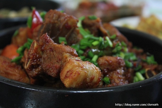 화끈하게 매운 돼지갈비찜