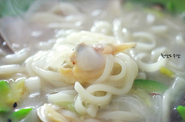 황금칼국수 이미지